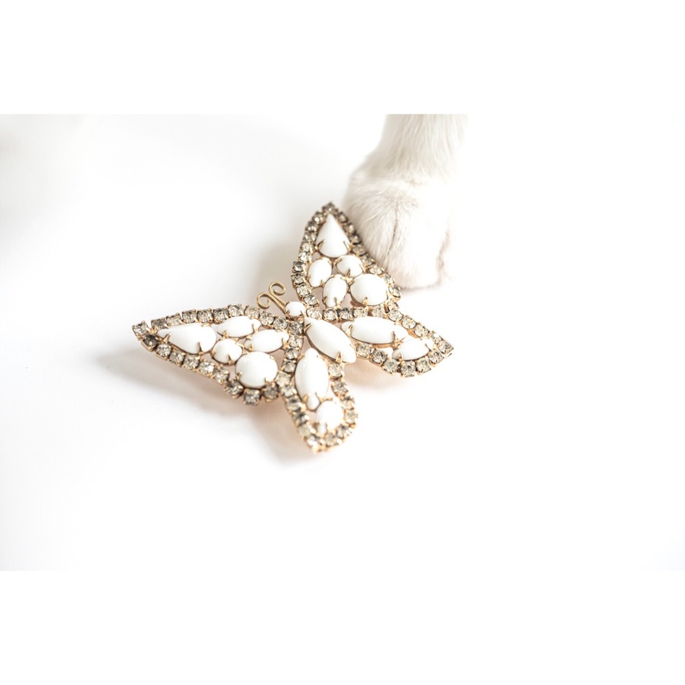 Vintage Unsigned Weiss 1950s Milk Glass & Rhinestone Butterfly Brooch